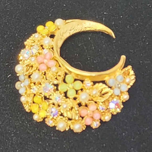ART Pepper Floral Crescent Gold Brooch - Picture 10 of 10